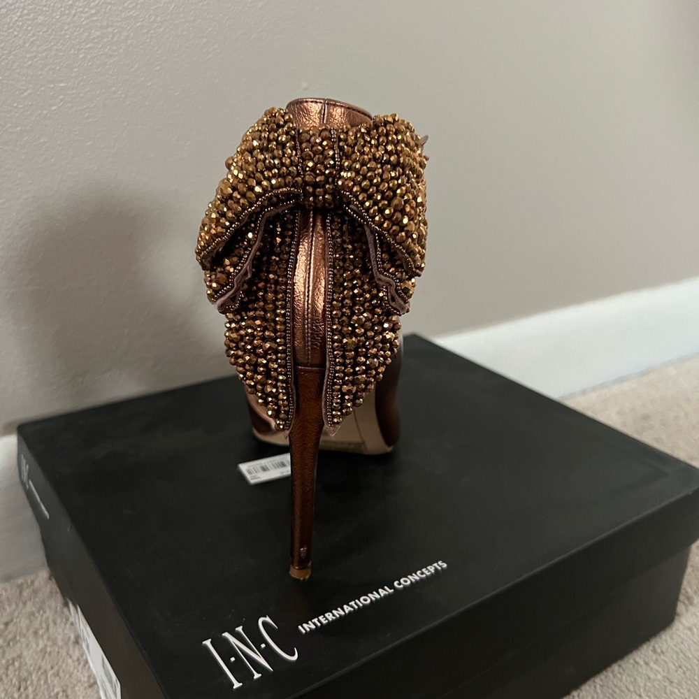 Brown Heel w/Embellished Bow in Back